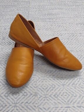 Miz Mooz Kimmy Ochre Leather Slip-On Flats Super Soft Leather Comfortable.